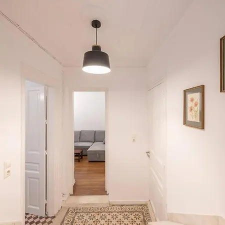 Zen-amazing, Exarchia