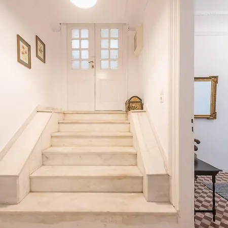 Zen-amazing, Exarchia Apartment